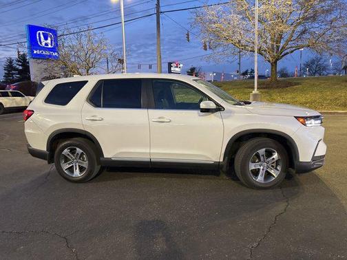 2023 Honda Pilot AWD EX-L 7 Passenger