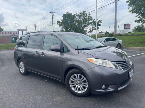 2013 Toyota Sienna XLE