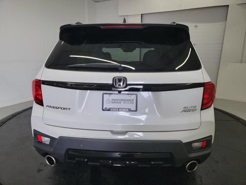 Platinum White Pearl 2022 Honda Passport AWD Elite