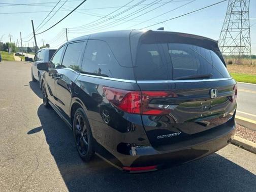 Crystal Black Pearl 2023 Honda Odyssey Sport