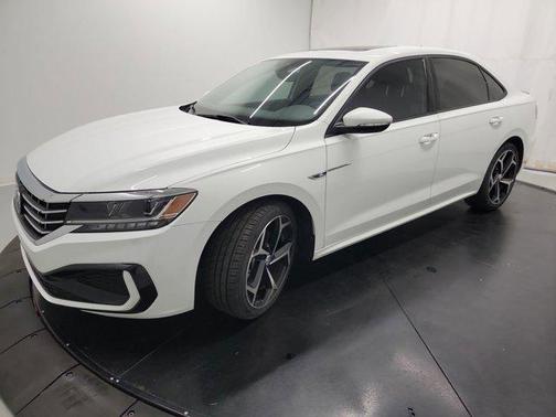 2021 Volkswagen Passat 2.0T R-Line
