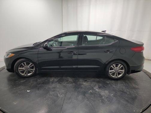 Phantom Black 2018 Hyundai ELANTRA SEL