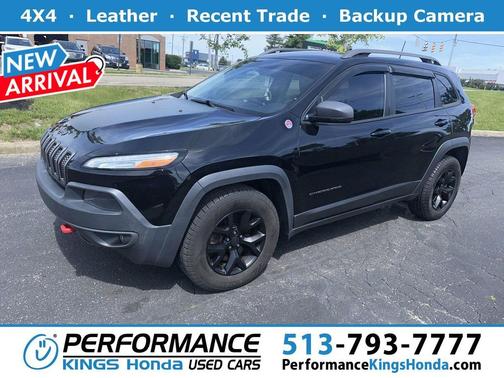 Diamond Black Crystal Pearlcoat 2017 Jeep Cherokee Trailhawk