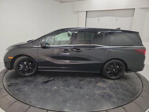 Crystal Black Pearl 2023 Honda Odyssey Sport
