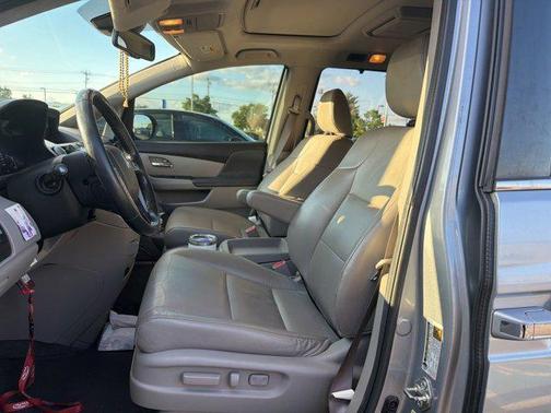 Lunar Silver Metallic 2016 Honda Odyssey EX-L