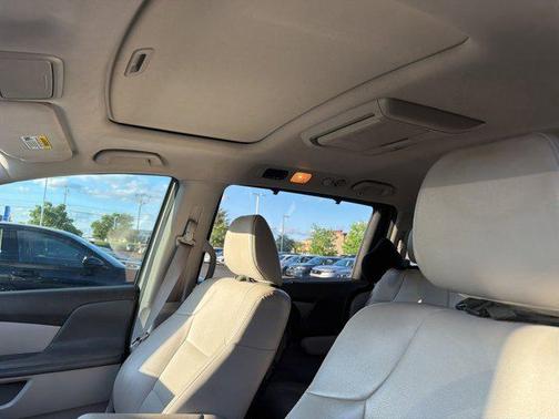 Lunar Silver Metallic 2016 Honda Odyssey EX-L
