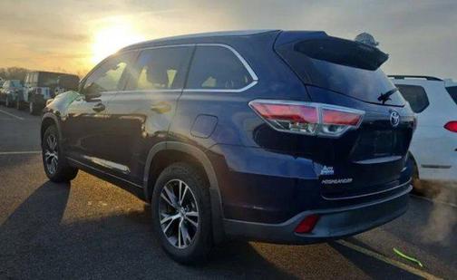 Nautical Blue Metallic 2016 Toyota Highlander XLE