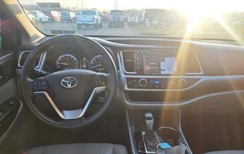 Nautical Blue Metallic 2016 Toyota Highlander XLE