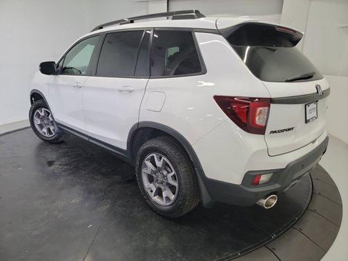 Platinum White Pearl 2023 Honda Passport AWD TrailSport