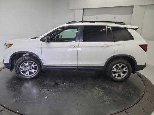 Platinum White Pearl 2023 Honda Passport AWD TrailSport