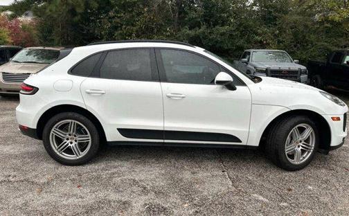 2020 Porsche Macan Base