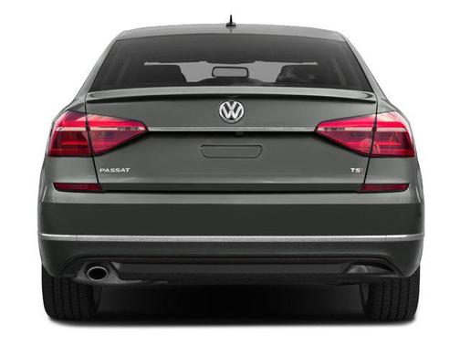 Deep Black Pearl Metallic 2018 Volkswagen Passat 2.0T R-Line