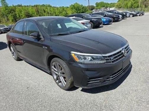Deep Black Pearl Metallic 2018 Volkswagen Passat 2.0T R-Line