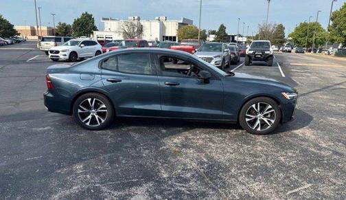 2021 Volvo S60 T5 Momentum