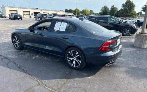 2021 Volvo S60 T5 Momentum