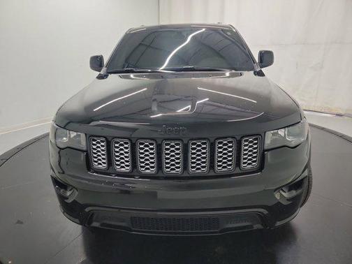 2022 Jeep Grand Cherokee Laredo