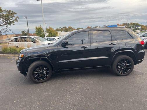 2022 Jeep Grand Cherokee Laredo