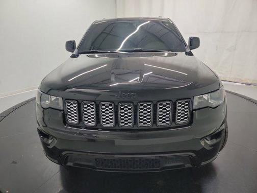 2022 Jeep Grand Cherokee Laredo