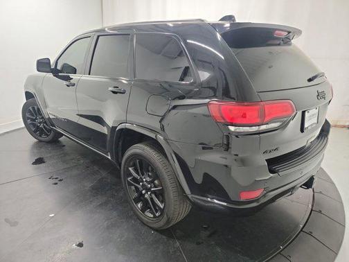 2022 Jeep Grand Cherokee Laredo