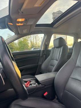 Platinum White Pearl 2021 Honda Accord Touring 2.0T