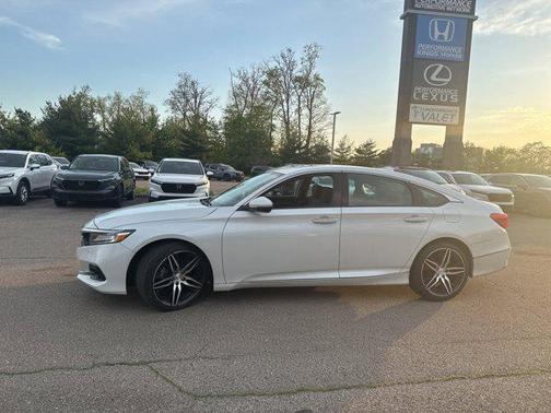 Platinum White Pearl 2021 Honda Accord Touring 2.0T