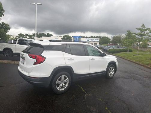 Summit White 2018 GMC Terrain SLE