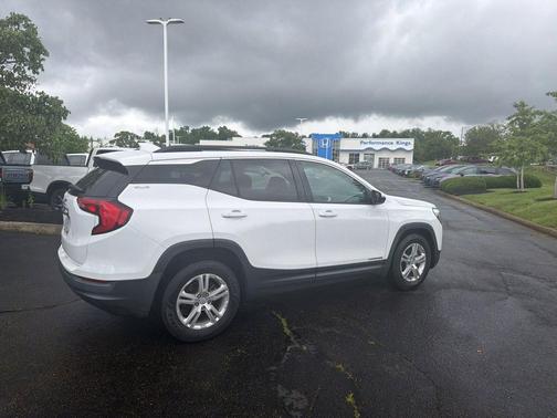 Summit White 2018 GMC Terrain SLE