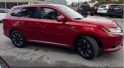 Rally Red Metallic 2018 Mitsubishi Outlander PHEV SEL
