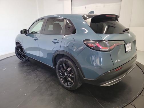 Nordic Forest Pearl 2024 Honda HR-V AWD Sport
