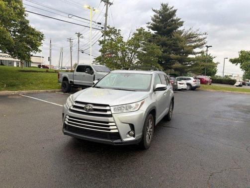Celestial Silver Metallic 2018 Toyota Highlander XLE