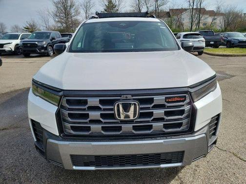 Platinum White Pearl 2026 Honda Pilot TrailSport