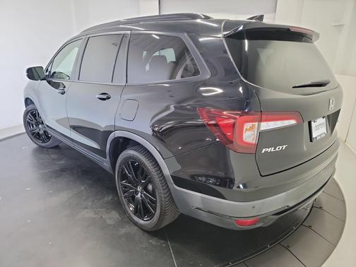 Crystal Black Pearl 2021 Honda Pilot AWD Black Edition