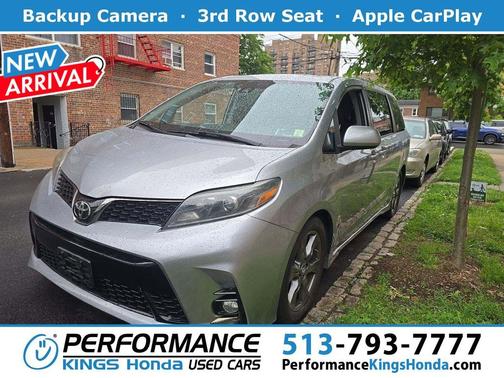 Celestial Silver Metallic 2020 Toyota Sienna SE
