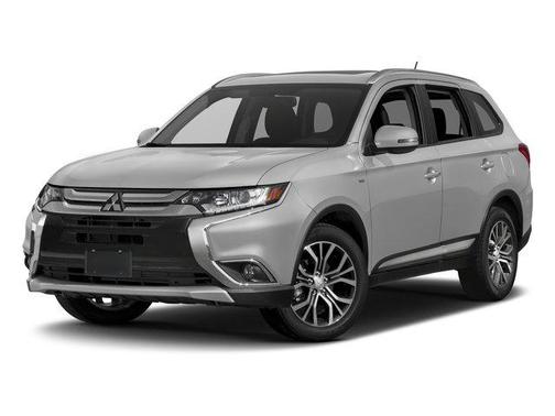 Diamond White Pearl 2018 Mitsubishi Outlander SE