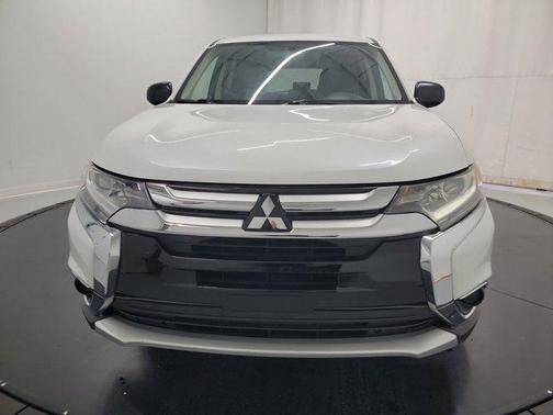 2016 Mitsubishi Outlander SE
