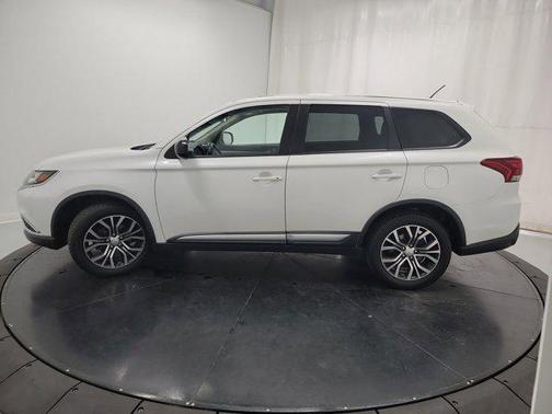 2016 Mitsubishi Outlander SE