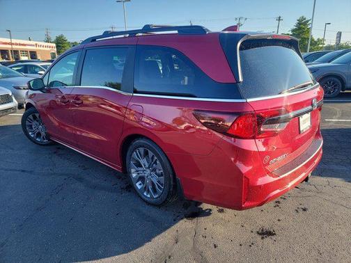 Radiant Red Metallic II 2026 Honda Odyssey Touring