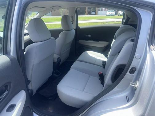 Lunar Silver Metallic 2019 Honda HR-V LX