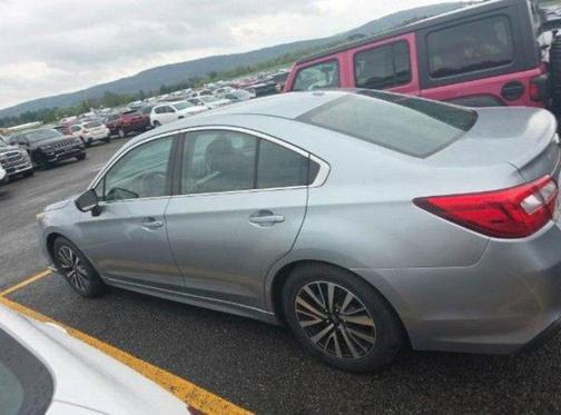 Ice Silver Metallic 2019 Subaru Legacy Base
