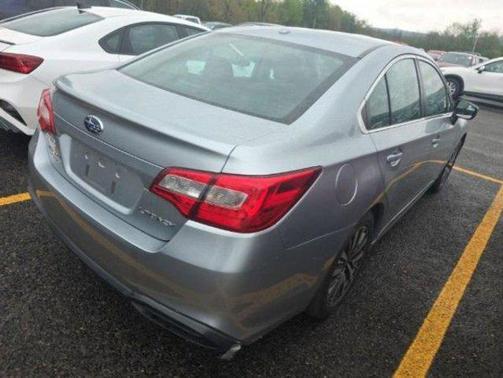 Ice Silver Metallic 2019 Subaru Legacy Base