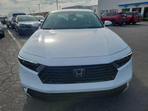 Platinum White Pearl 2026 Honda Accord Hybrid EX-L