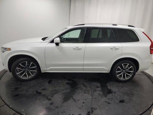 2019 Volvo XC90 T6 Momentum