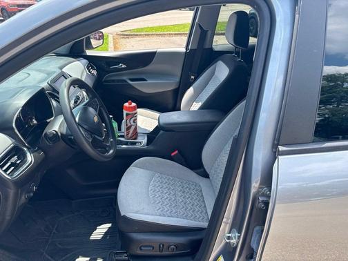 Sterling Gray Metallic 2024 Chevrolet Equinox LS