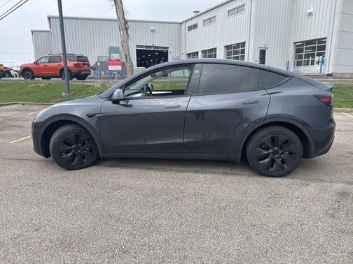 2025 Tesla Model Y Long Range Dual Motor All-Wheel Drive