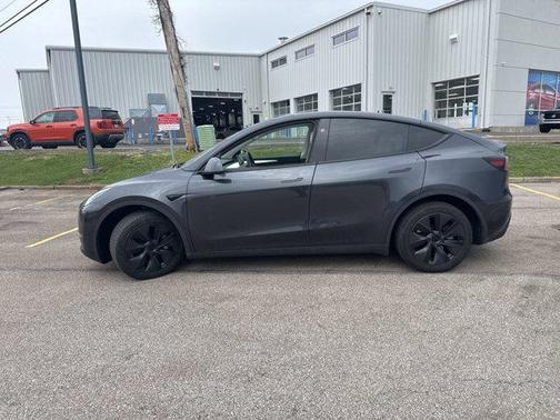 2025 Tesla Model Y Long Range Dual Motor All-Wheel Drive