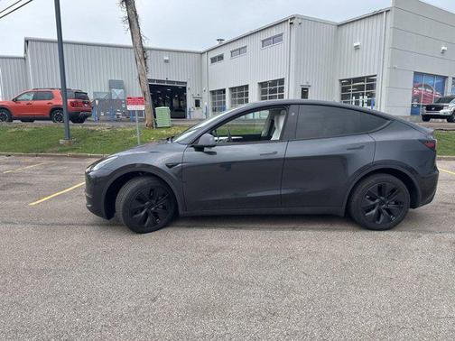 2025 Tesla Model Y Long Range Dual Motor All-Wheel Drive