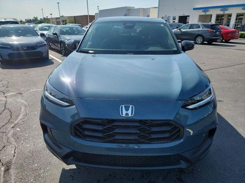 Nordic Forest Pearl 2027 Honda HR-V Sport