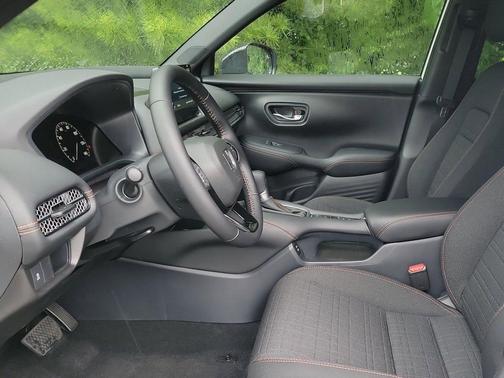 Nordic Forest Pearl 2027 Honda HR-V Sport