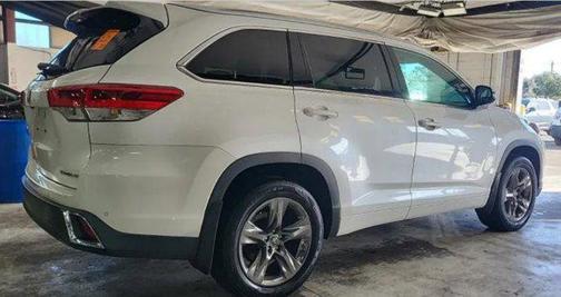 2017 Toyota Highlander Limited