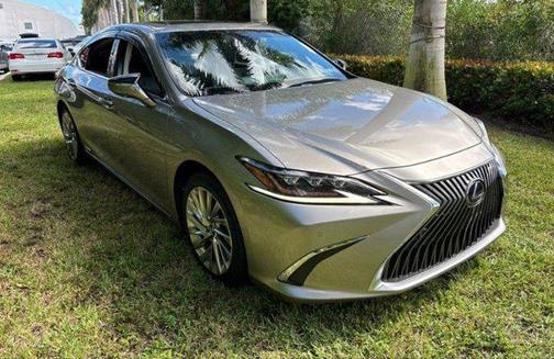 2021 Lexus ES 300h Luxury